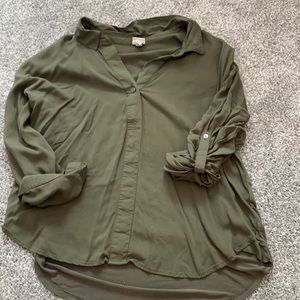 💚Flowy green top💚